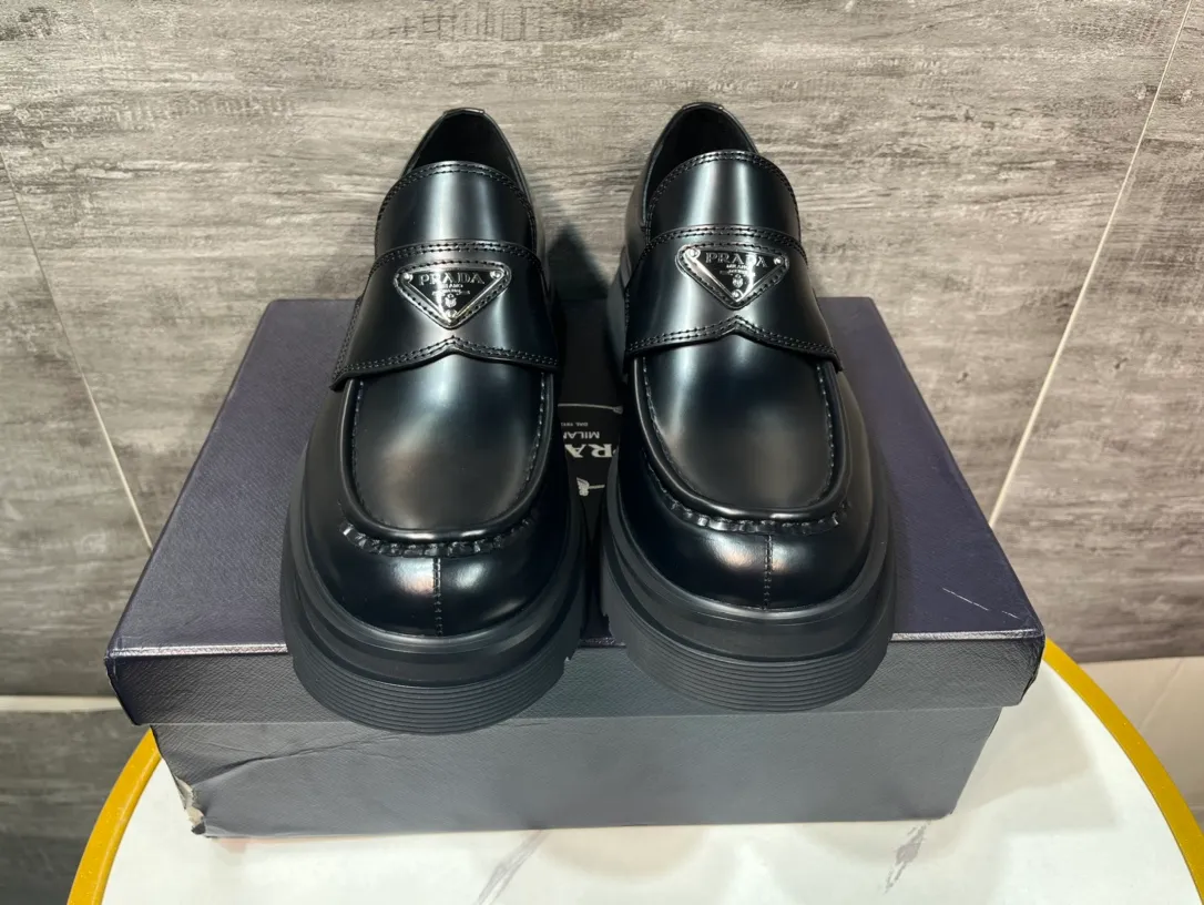 Men's men's shoes 💰800💰 🔥🔥🔥prada derby2025 latest Prada top version thick-soled triangular logo derby shoes, ken same type of fabric imported open edge beads, cowhide lining, cowhide feet complete set packaging code number 38-46